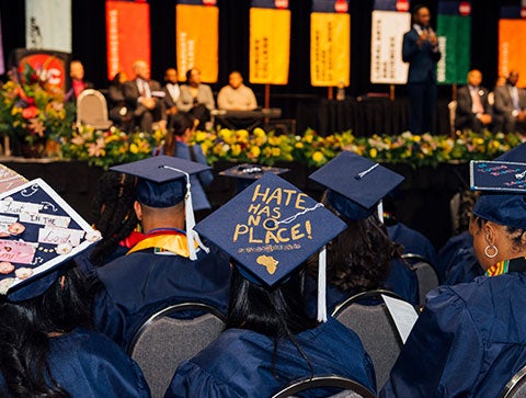 caps history gown commencement illinois chicago university colors